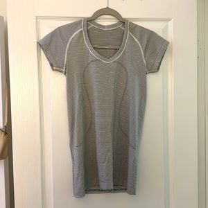 Lululemon short sleeve scoop neck fitness shirt. Size 6.